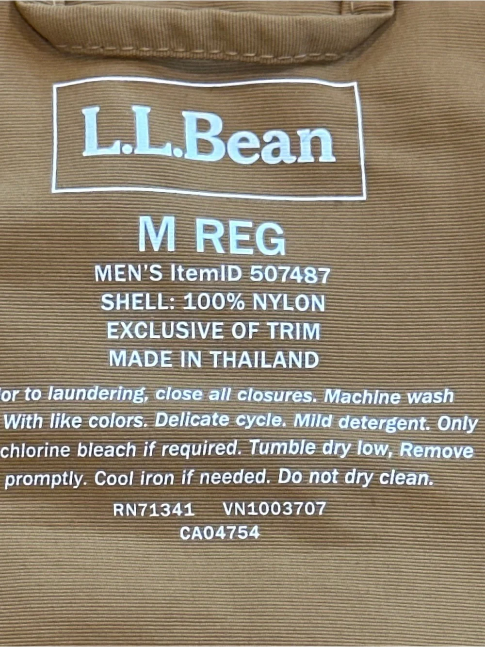 LL Bean Mountain Classic Jacket Full Zip  Colorblock Tan Navy Blue Mens Medium M